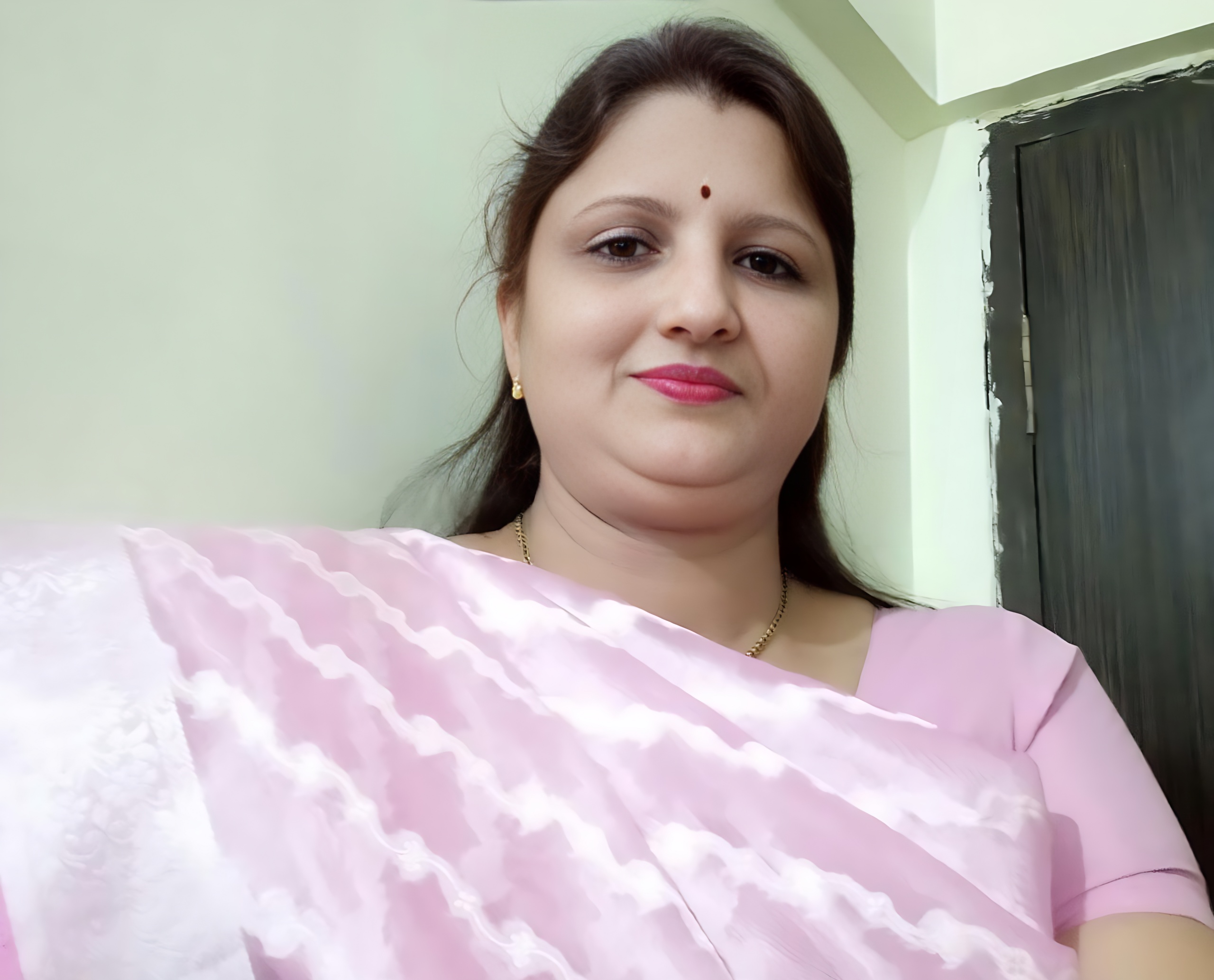 PRIYA DESAI IS ASSISTANT HR OF GURU KRUPA